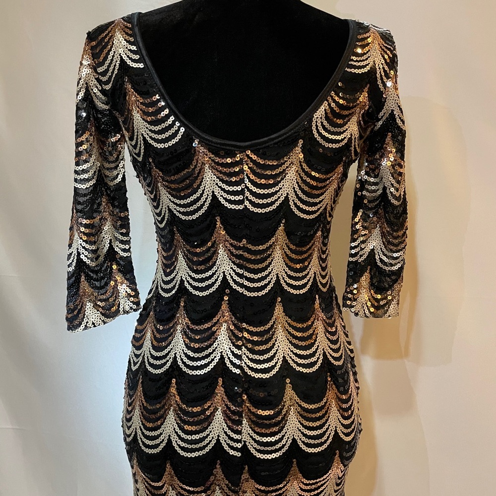Women’s special occasion dress - Picture 4 of 7